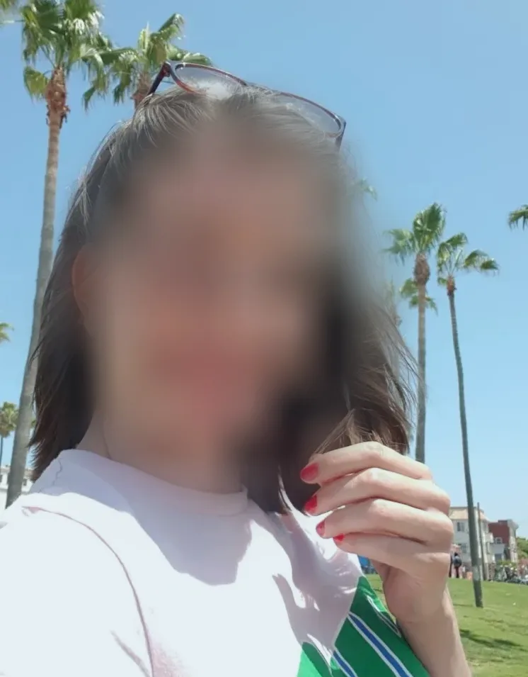 Andrea, 31