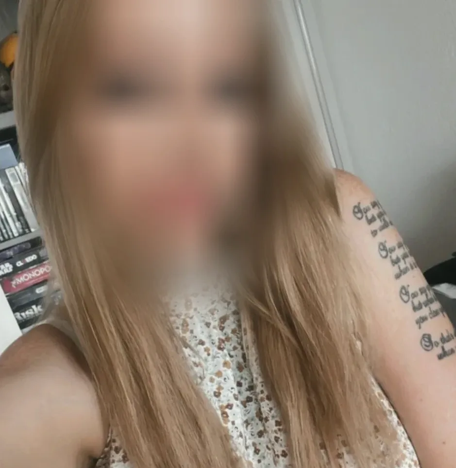 Emilia, 30
