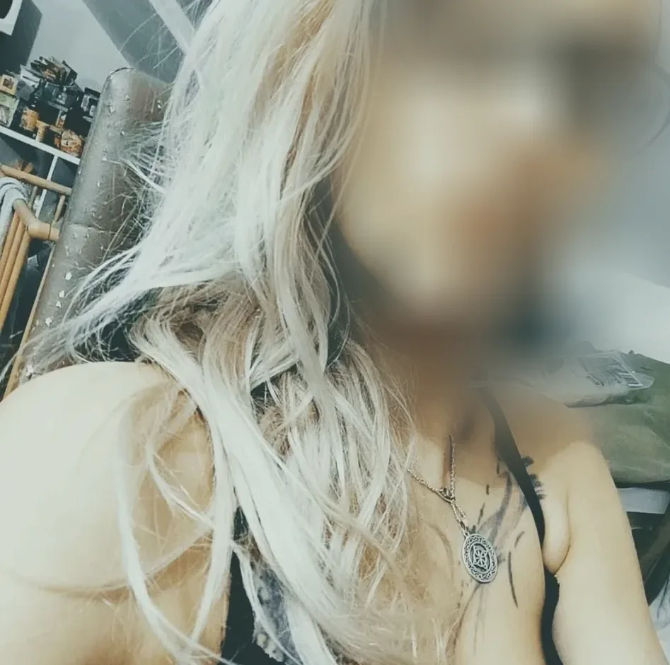Emma, 30