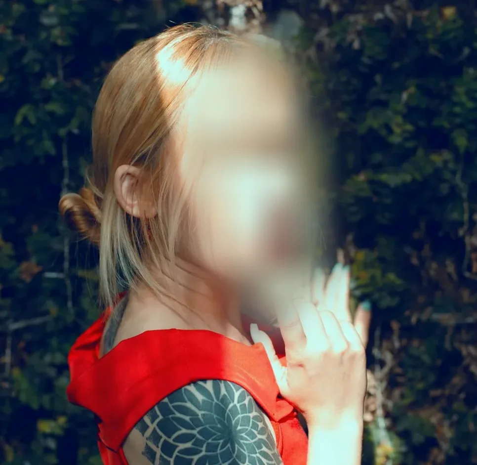 Janina, 26