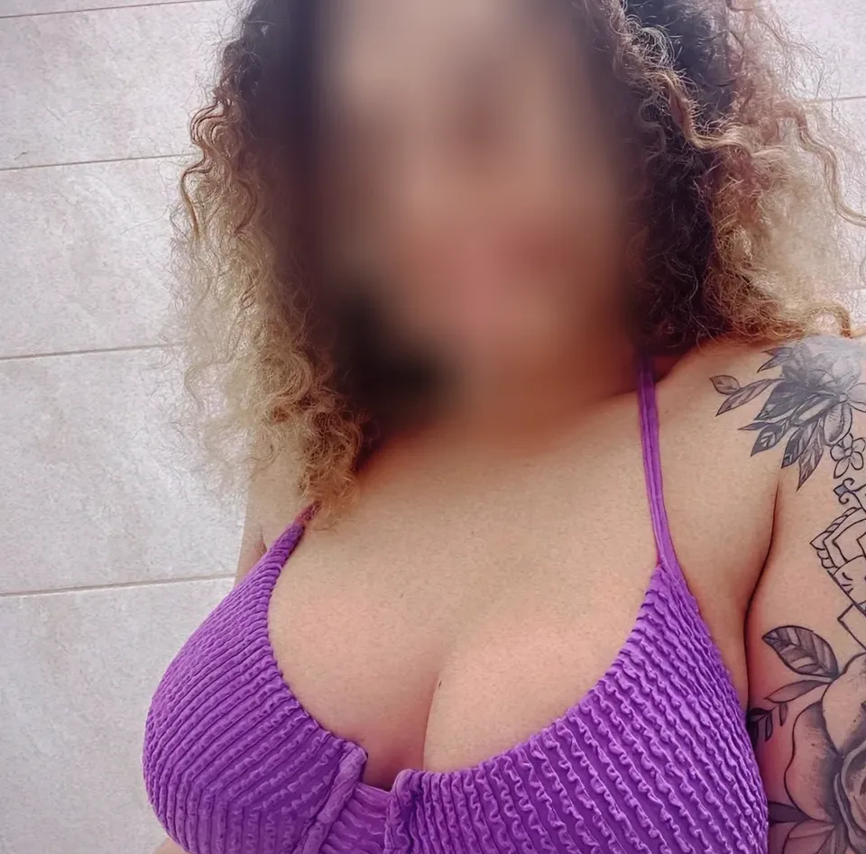 Lara, 32