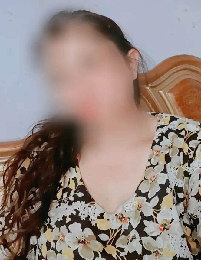 Larissa, 29