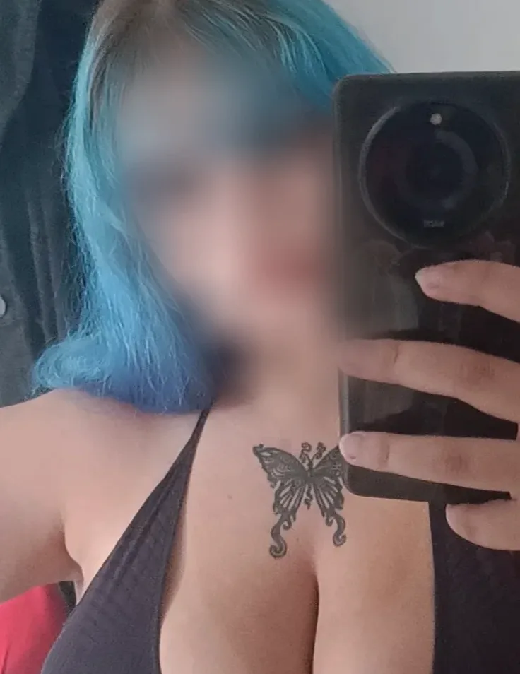 Melina, 22