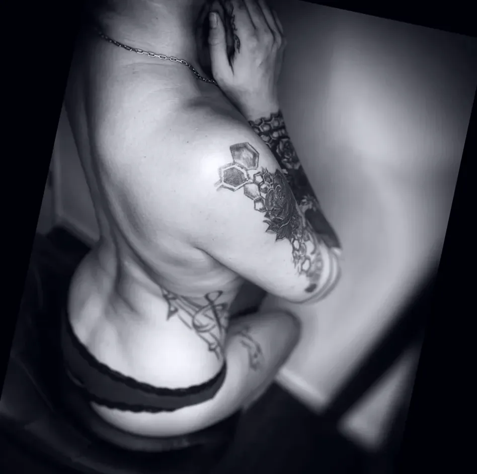 Nisa, 35