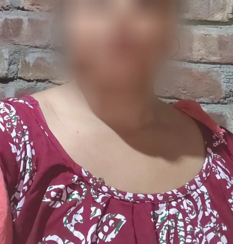 Sarah, 28